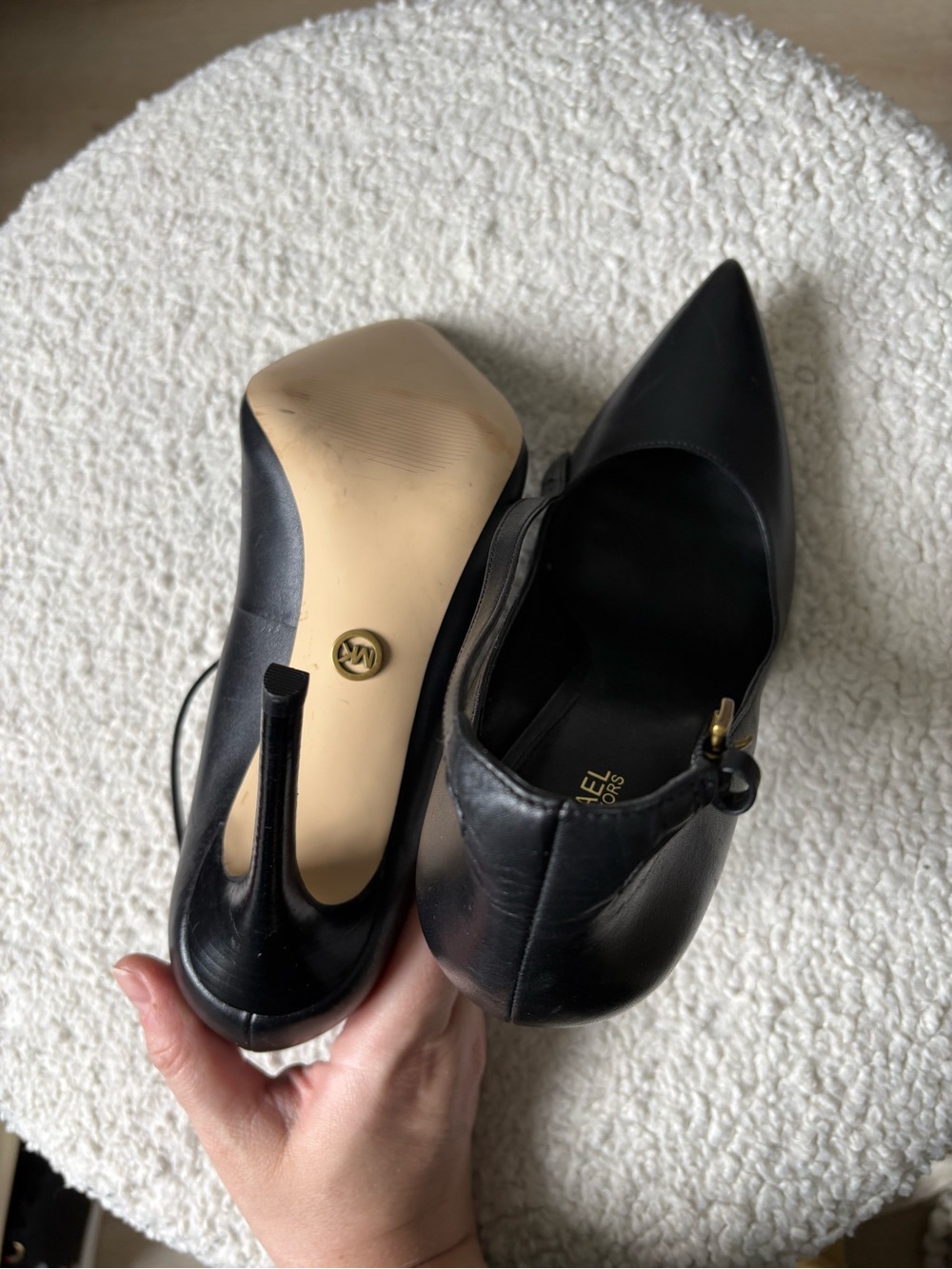 🔥🔥 100% Authentic MICHAEL KORS
Leather Pumps In Black/Size 8.5🔥🔥 - Picture 5 of 8